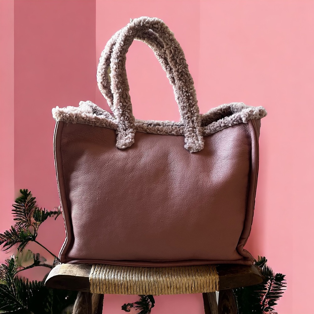 Anthropologie X Kassiopea maxi tote bag in pink made in Italy.
